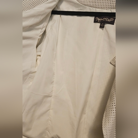 Women's Ivory White Vintage Faux Leather Jacket - Picture 4 of 7